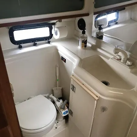 Millenium Motor Boat Botel