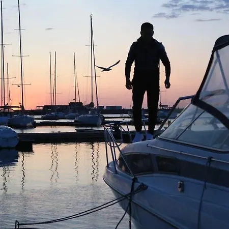 Millenium Motor Boat * Mangalia